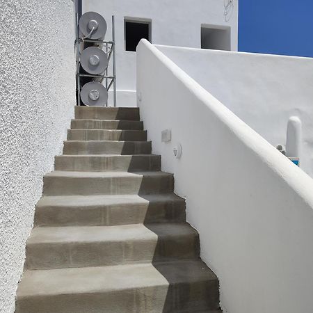 Central Santorini Serenity Rooms Fira  Exterior photo